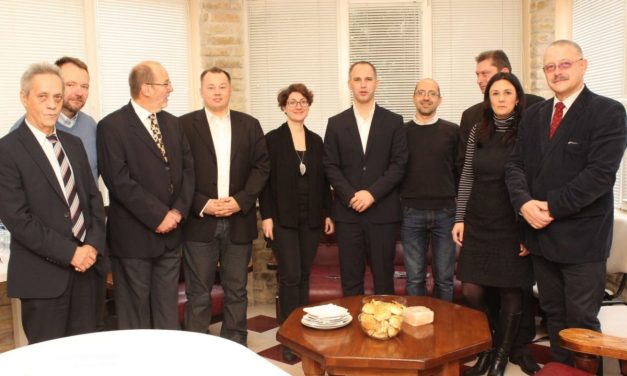 <span class="entry-title-primary">Együtt a Magyar Mozgalommal</span> <span class="entry-subtitle">Kirívóan sok a hasonlóság a magyarországi és a szerbiai, illetve vajdasági helyzet között</span>