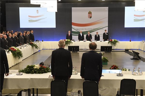 <span class="entry-title-primary">Orbán: A nemzetegyesítés után következik a nemzetépítés</span> <span class="entry-subtitle">Ülésezik a Magyar Állandó Értekezlet, magyar kormányfő köszönetet mondott a délvidéki magyarságnak</span>