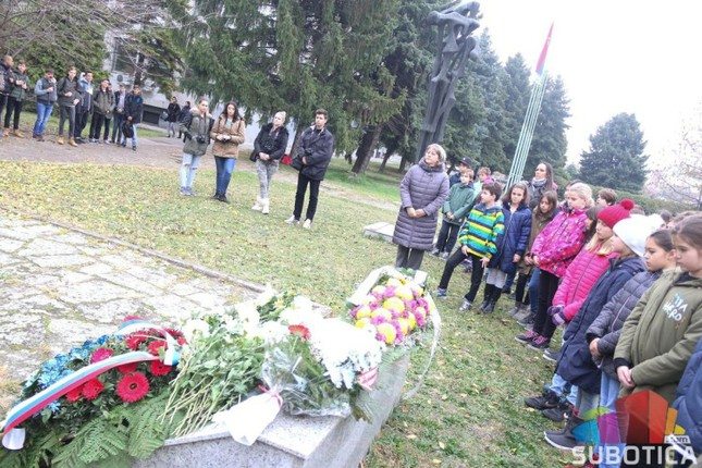 Koszorúzás az Akasztottak balladájánál