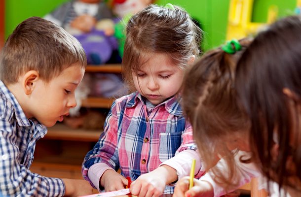 <span class="entry-title-primary">Tovább növekedett a szám, egyre több a szegény gyermek hazánkban</span> <span class="entry-subtitle">Mintegy 30 ezer gyermek él a szegénységi küszöb alatt Szerbiában</span>