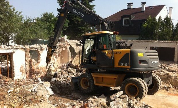 Az illegálisan épült objektumok bontása 50 euróba kerül négyzetméterenként