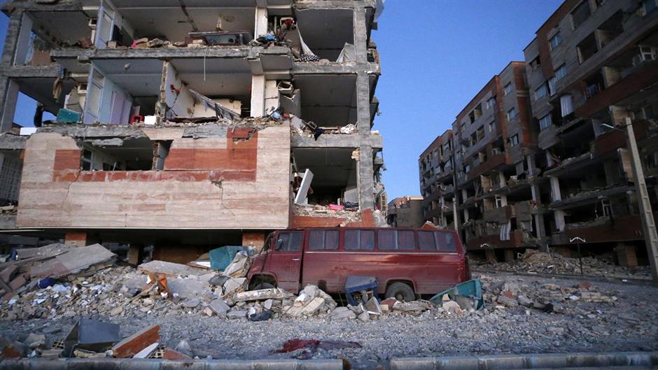 <span class="entry-title-primary">Nagyon erős földrengés volt Irakban (frissítve)</span> <span class="entry-subtitle">Több mint háromszáz személy életét vesztette, többezren megsérültek</span>