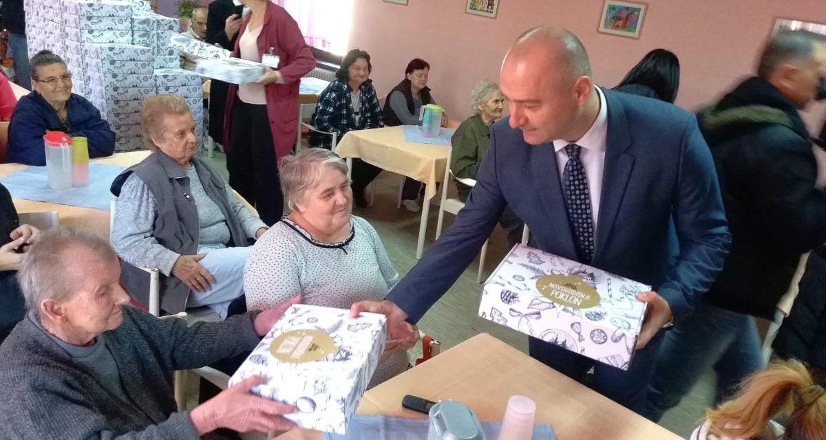 Karácsonyi ajándék a Gerontológiai Központ lakóinak