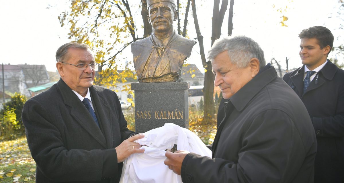 Mellszobrot kapott Sass Kálmán, az ötvenhatos mártír lelkész