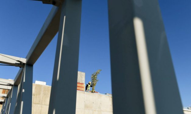 Bokrétaünnep a Liszt Ferenc-repülőtér leendő utasmólójánál