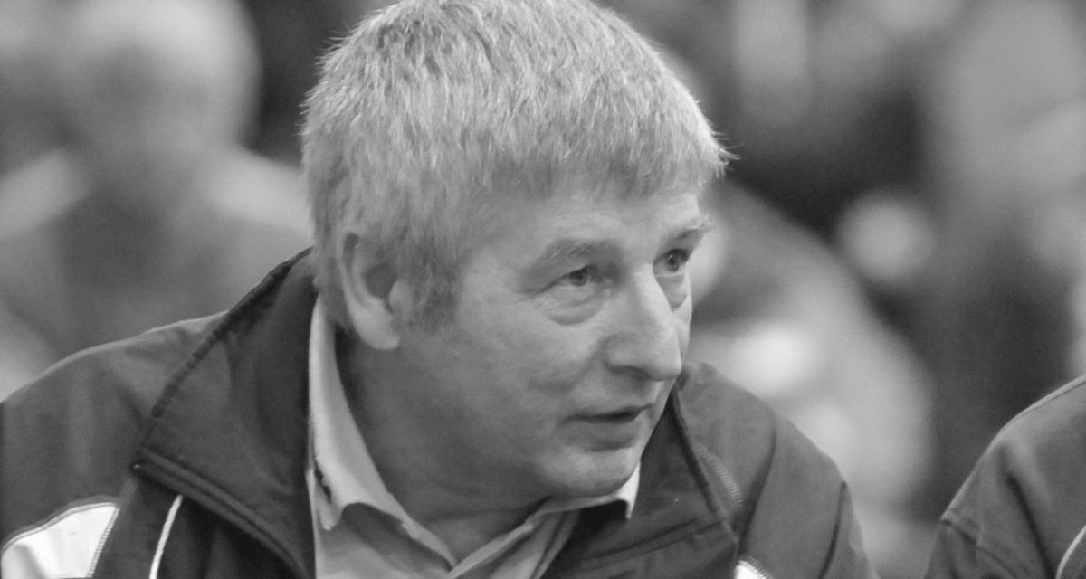 Czini tanár úrnak, búcsúzó kézfogás helyett