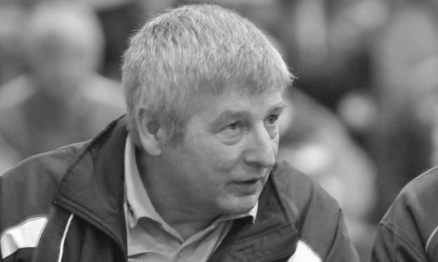 Czini tanár úrnak, búcsúzó kézfogás helyett