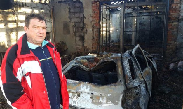 Kiégett a városi tanács tagjának hivatali autója