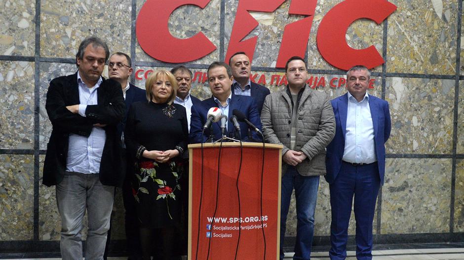 Alakul a belgrádi hatalmi választási lista: SZHP-SZSZP-VMSZ…