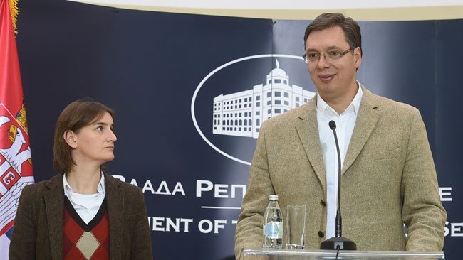 Béke és szeretet költözzön minden ünneplő család otthonába