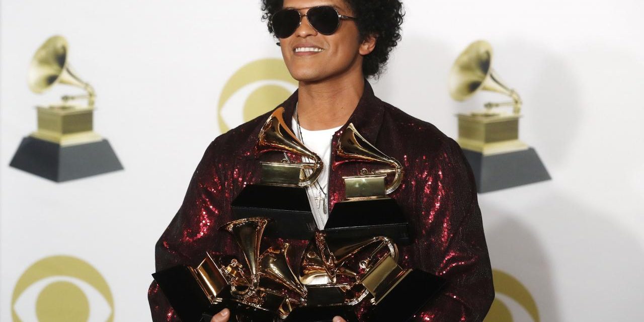Bruno Mars tarolt a 60. Grammy-gálán