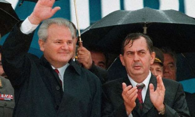 Felmentették Kertest és társait a lakások törvénytelen odaítélésének ügyében