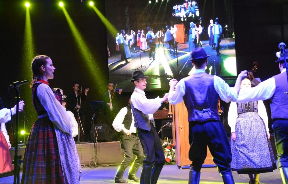 <span class="entry-title-primary">Főszerepben a néptánc (GALÉRIA)</span> <span class="entry-subtitle">16. Őseink Zenéje: Új koncepció, változatlan cél</span>