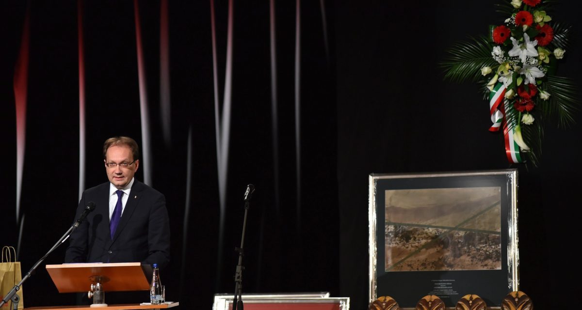 Hoppál: Magyarország megvédi kulturális hagyományait