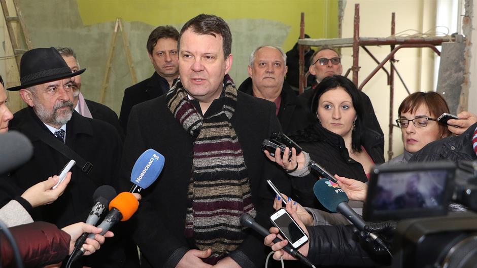 Nemzetközi irodalmi díjat kapott Igor Mirović tartományi kormányfő