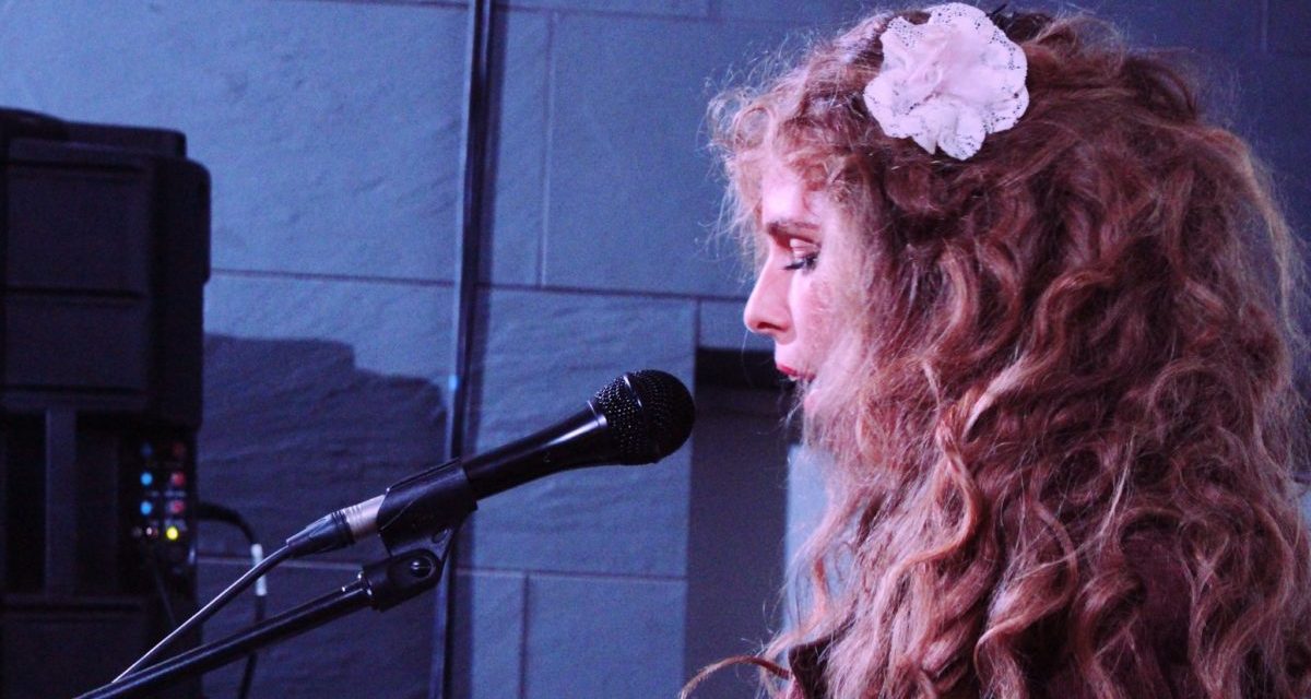 <span class="entry-title-primary">Tömb</span> <span class="entry-subtitle">Viola Szandra verse</span>