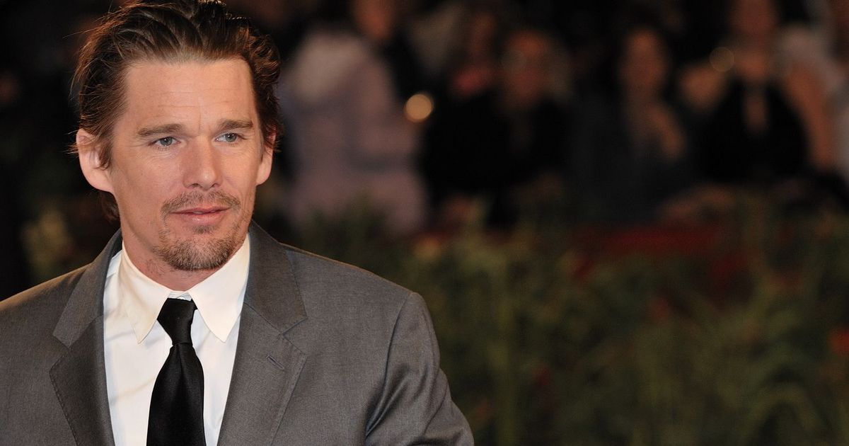 Ethan Hawke lesz Nikola Tesla