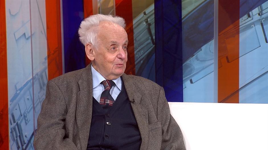 „Vučić örökös elnök lesz, van ideje tanulni“