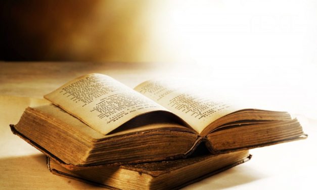 Andruskó Károly által aláírt minikönyvre is lehet licitálni