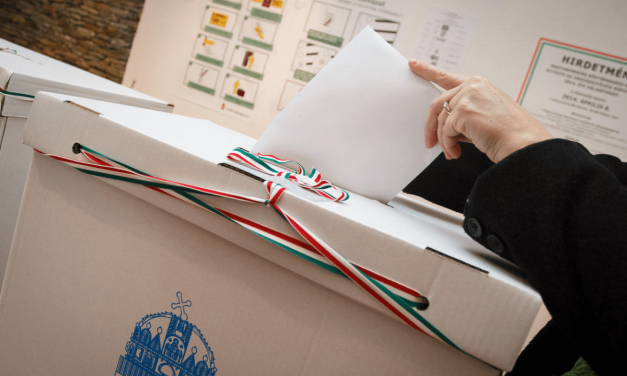 A határon túli szavazókban lát tartalékot a Fidesz
