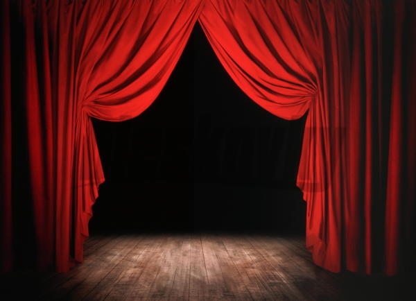 Melyek voltak a vajdasági magyar színjátszás elmúlt évtizedeinek legemlékezetesebb pillanatai?