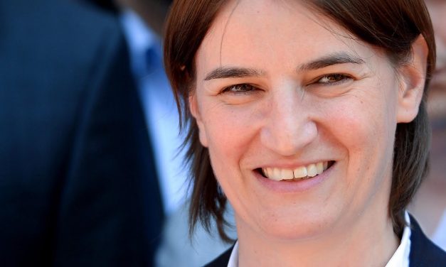 A miniszterelnök betagosodott a Szerb Haladó Pártba