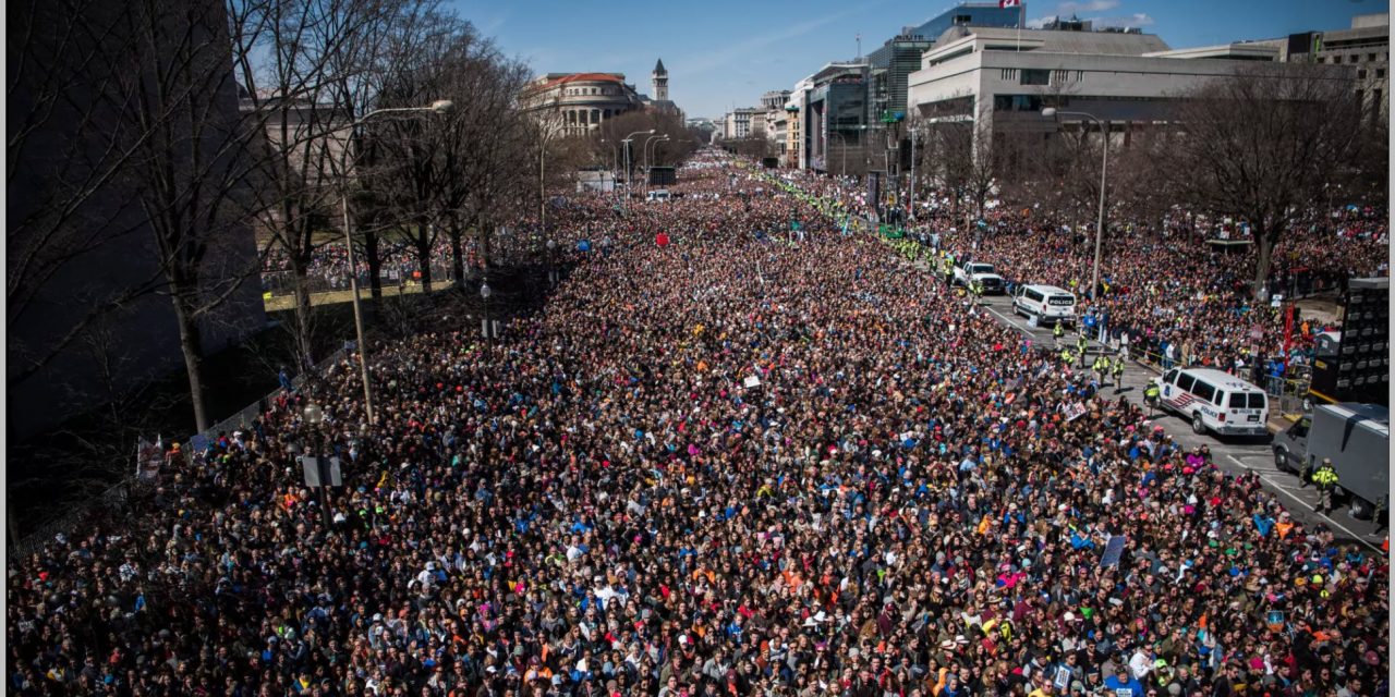 <span class="entry-title-primary">Milliók meneteltek az életükért</span> <span class="entry-subtitle">Diáktüntetések Amerika- és világszerte a fegyveres erőszak – meg a törvényhozók megvesztegethetősége – ellen</span>