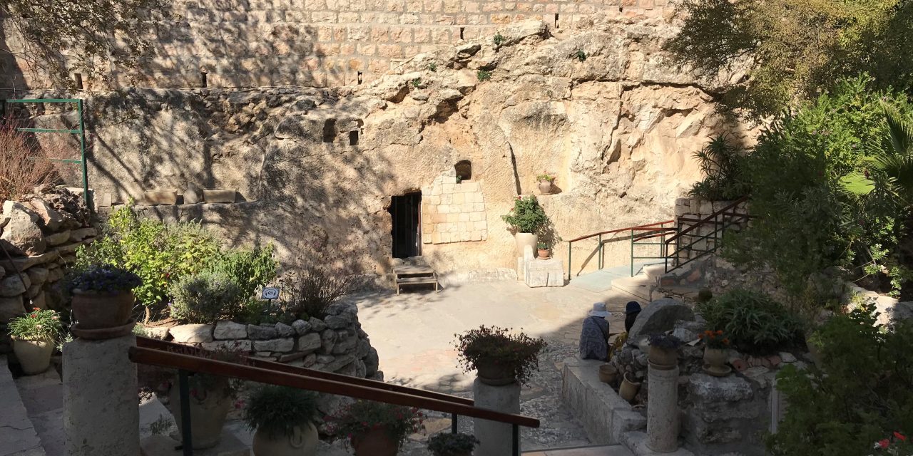 <span class="entry-title-primary">A jeruzsálemi Szent Sír nyomában</span> <span class="entry-subtitle">Hol temették el Jézust? A Szent Sír-templom alatti barlangban, vagy a Sziklakertben</span>