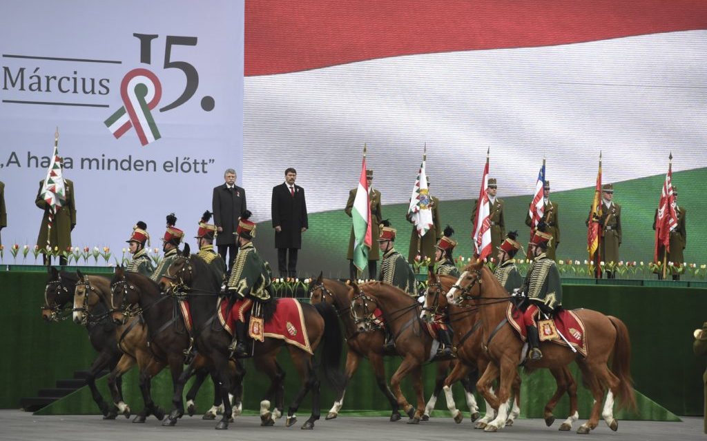 A magyarság 1848 hősei előtt tiszteleg