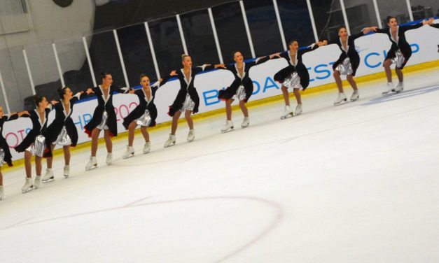 <span class="entry-title-primary">Látványos sportággal búcsúzik Budapesten a tél</span> <span class="entry-subtitle">Avagy mit csinál sok lány egyszerre a jégen</span>