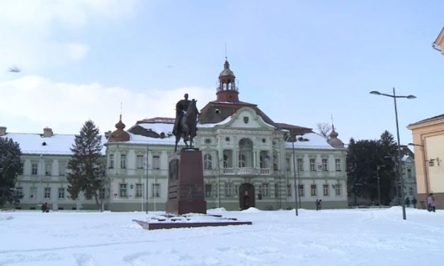 Száz kilométeres séta a Petrovgrad elnevezés ellen