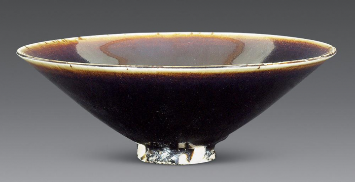 Több mint 4 millió dollárért kelt el egy kínai kerámiatál New Yorkban