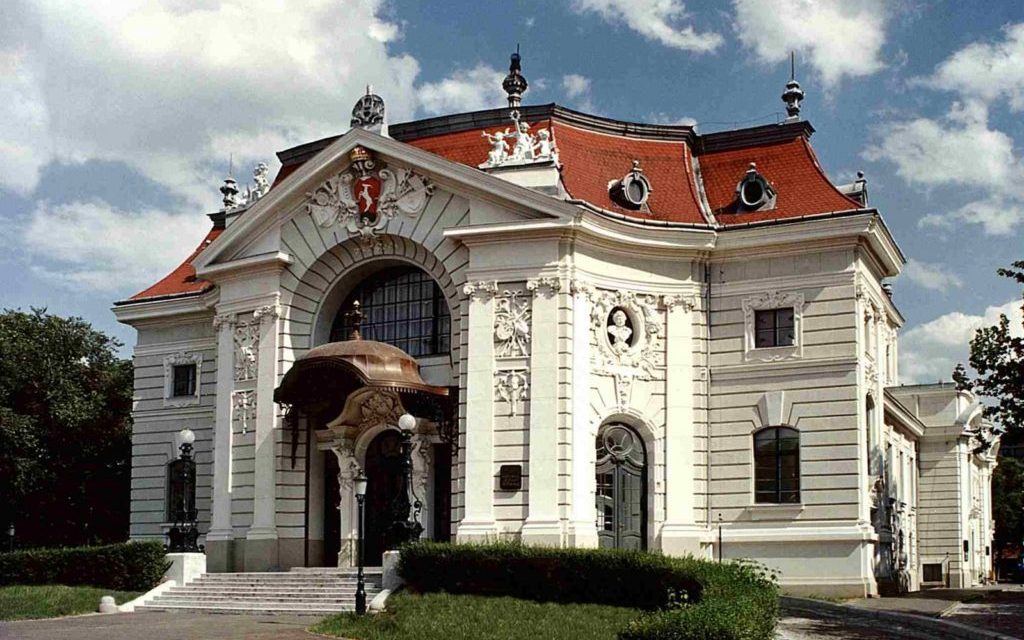 <span class="entry-title-primary">Újvidéki színészhallgatók mutatkoznak be Kecskeméten</span> <span class="entry-subtitle">Az Újvidéki Művészeti Akadémia hallgatói Samuel Beckett Godot-ra várva tragikomédiáját adják elő</span>