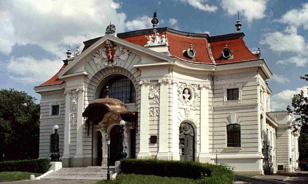 <span class="entry-title-primary">Újvidéki színészhallgatók mutatkoznak be Kecskeméten</span> <span class="entry-subtitle">Az Újvidéki Művészeti Akadémia hallgatói Samuel Beckett Godot-ra várva tragikomédiáját adják elő</span>