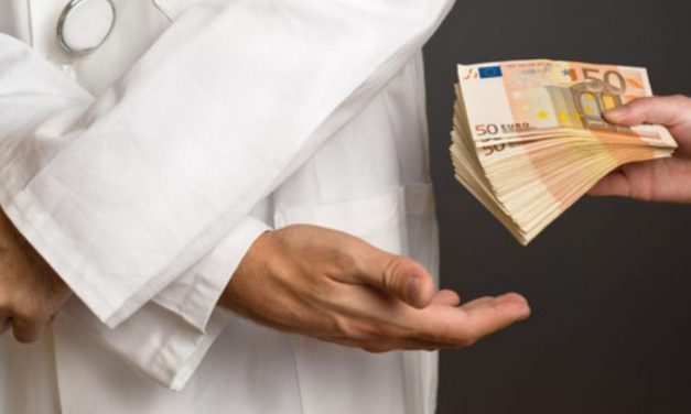 Letartóztatták az Adóhivatal magyarkanizsai vezetőjét