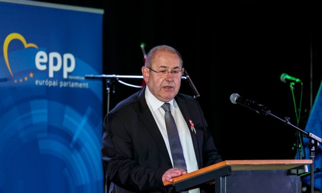 Pásztor István: Van mire büszkének lennünk