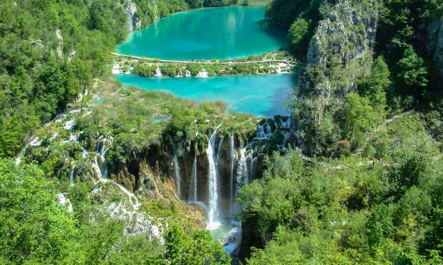 Túlzsúfoltság a Plitvicei-tavaknál, az illetékesek árat emelnének