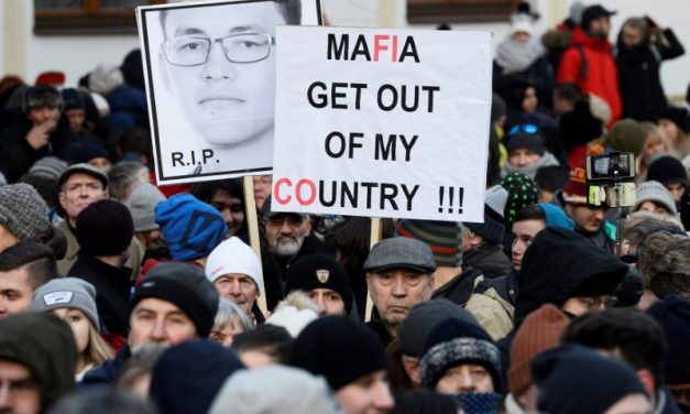 Ismét tízezrek vettek részt a több szlovákiai városban tartott tüntetéseken