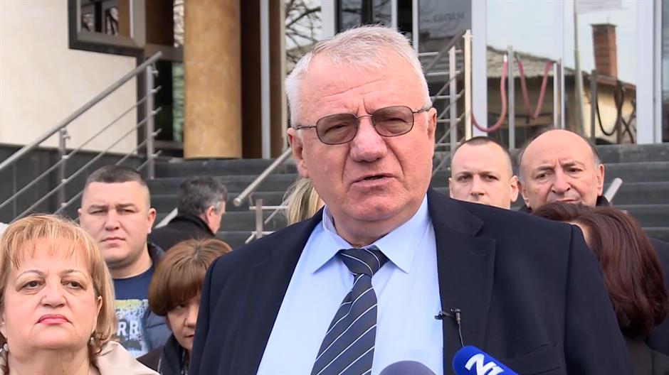 Šešelj a Danas újságíróját fenyegette