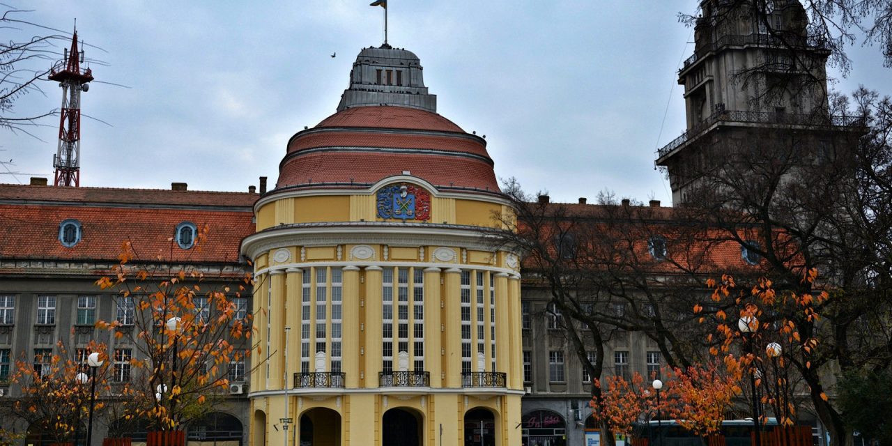 <span class="entry-title-primary">Mit csinál a (polgármesteri) tanácsos?</span> <span class="entry-subtitle">Erre volt kíváncsi Boris Zec, zentai ellenzéki képviselő – és kapott is választ</span>