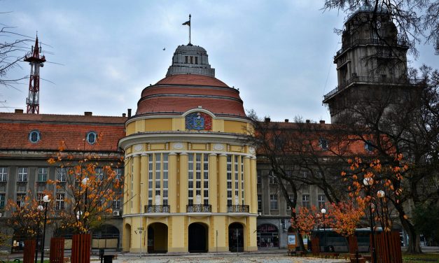 Mit csinál a (polgármesteri) tanácsos?