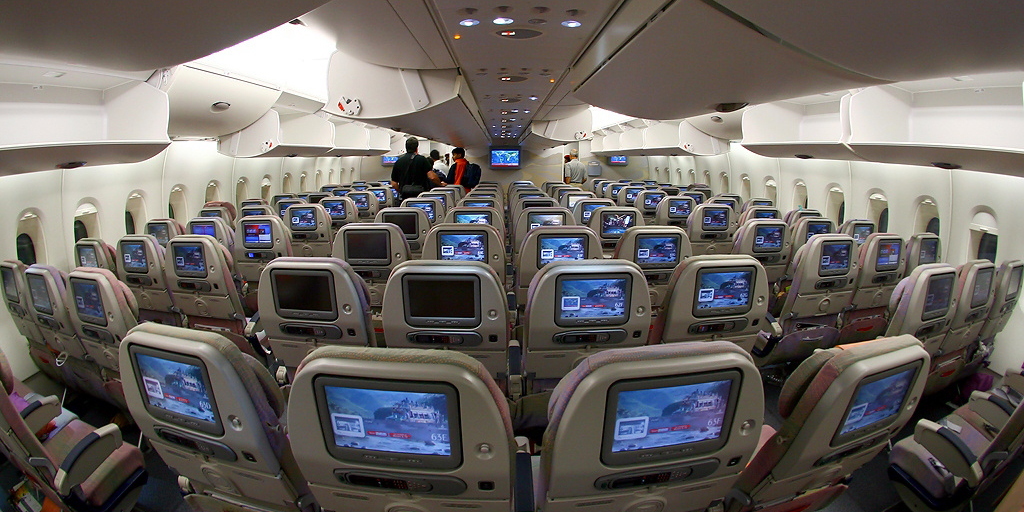 Hatezer repülőgépet hív vissza az Airbus, rengeteg járatot törölni kellett világszerte