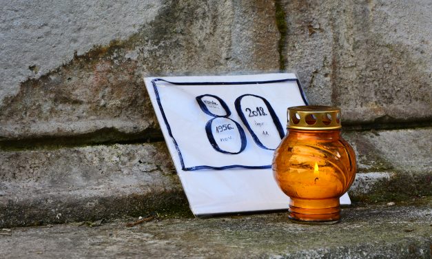 <span class="entry-title-primary">Kettétört tollak délutánja</span> <span class="entry-subtitle">Elbúcsúzott a Magyar Nemzet gárdája</span>