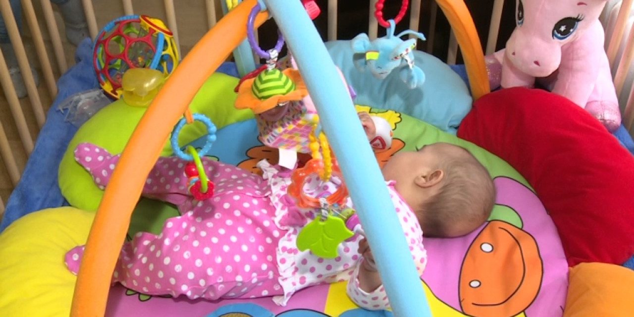 A július elseje után született babák esetében visszajár az áfa a babaholmi után