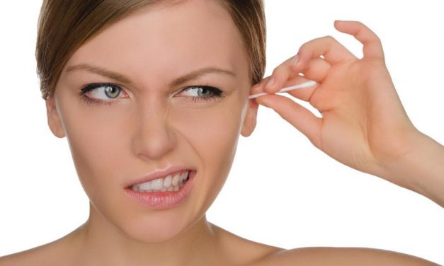 A műanyag szívószál és fültisztító pálcika betiltását tervezi Nagy-Britannia