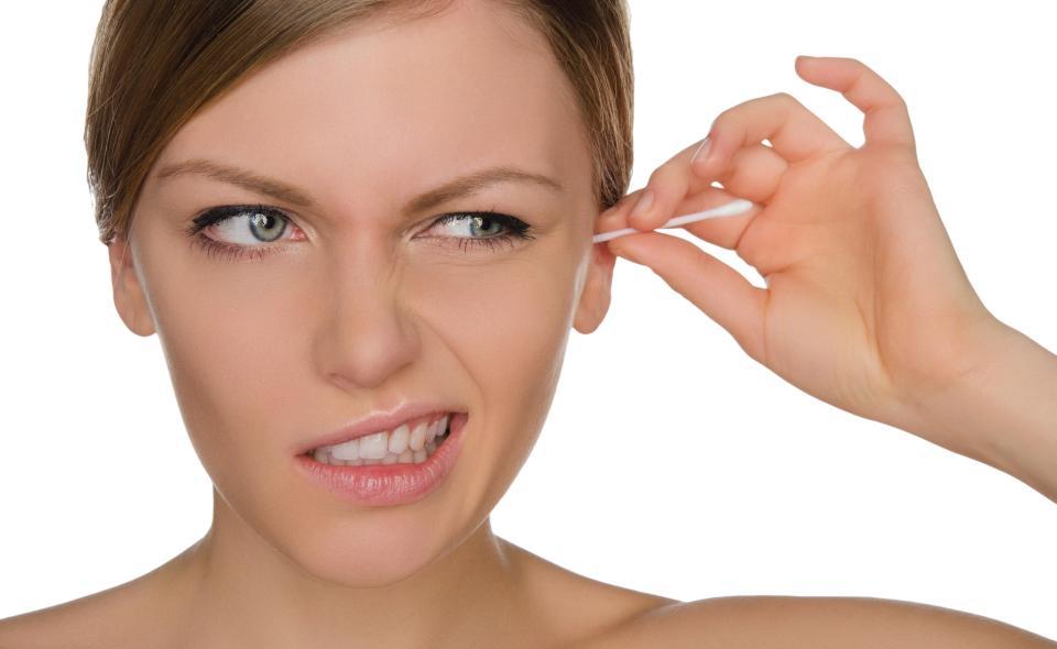 A műanyag szívószál és fültisztító pálcika betiltását tervezi Nagy-Britannia