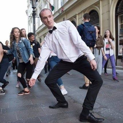 Megjárták a Hülyén Járás Napját (VIDEÓKKAL!)