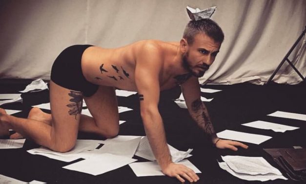 Zentai színész a bécsi Volkstheaterben