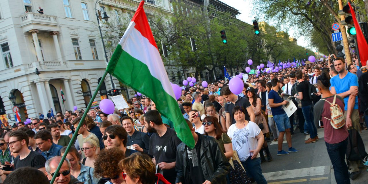 <span class="entry-title-primary">Kamukrácia</span> <span class="entry-subtitle">„Mutassuk meg, hogy nagyobb ez a tömeg, mint a Békemenet”</span>