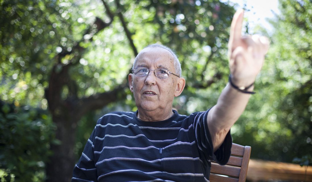 „Okostelefont vettél a gyerekednek? Miért nem vettél neki rögtön egy gramm kokaint is?”